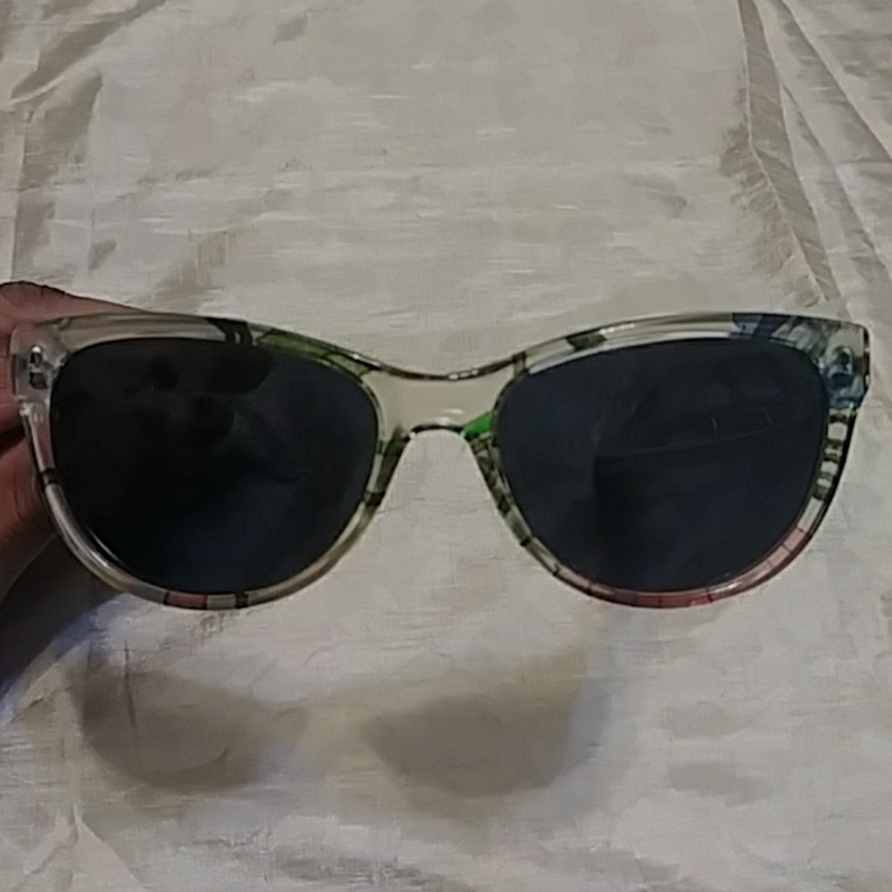 Gucci 55mm butterfly sunglasses - Picture 3 of 8